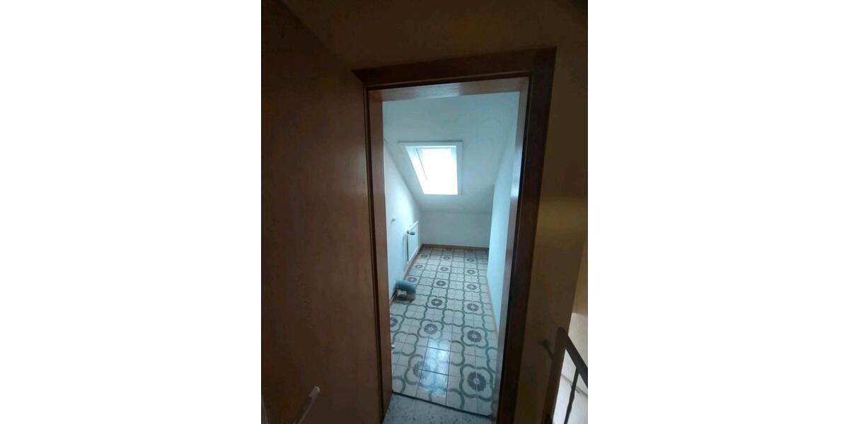 Dachgeschoßwohnung Künzell - 3 Zimmer, 65 m&sup2;, 700&euro; | Angebot:24946551