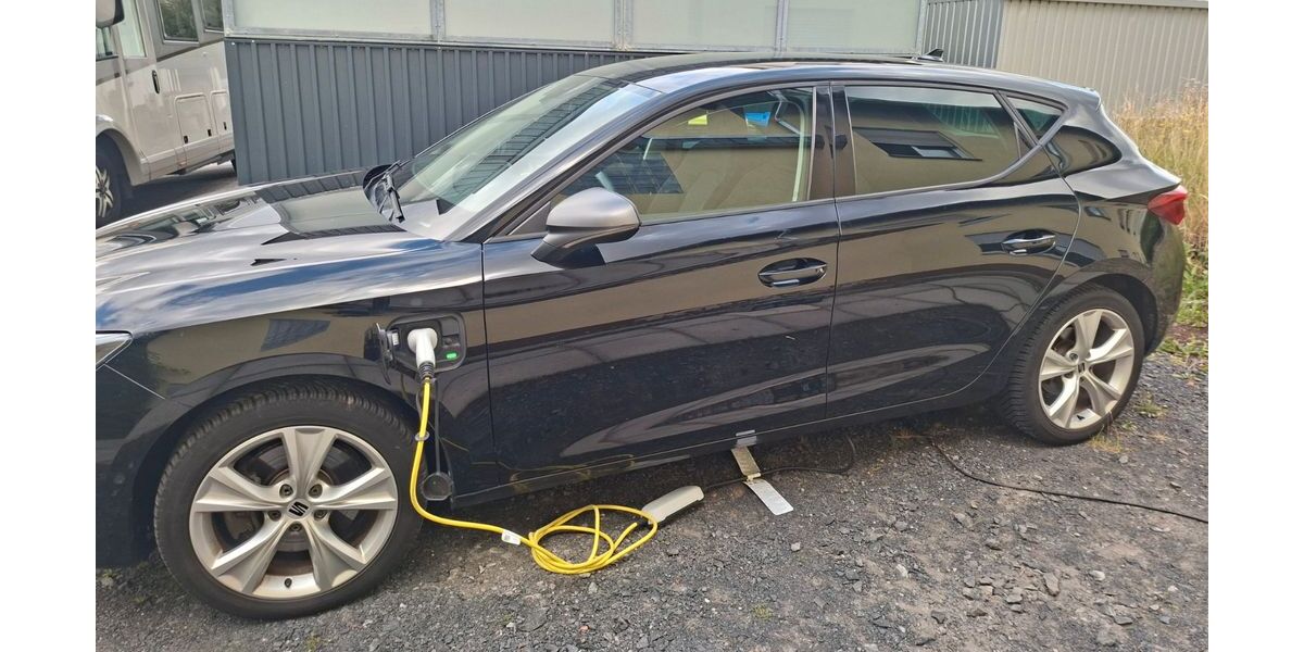 Seat Leon 143.000 km 15.300 &euro; Hofbieber 36145