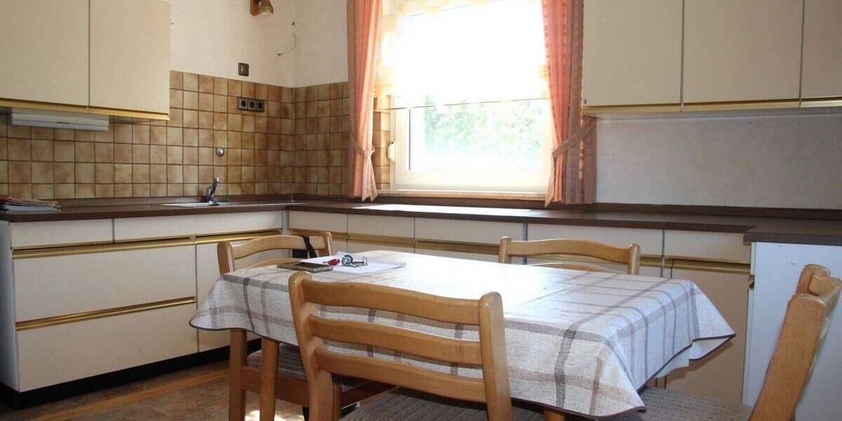 Mehrfamilienhaus, Wohnhaus Herbstein Altenschlirf - 7 Zimmer, 153 m&sup2;, 185.000&euro; | Angebot:26751885