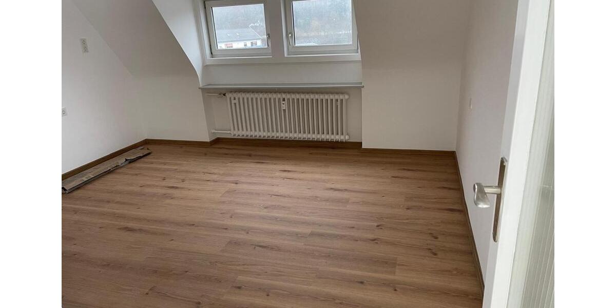Dachgeschoßwohnung Wildflecken - 4 Zimmer, 80 m&sup2;, 640&euro; | Angebot:24325630