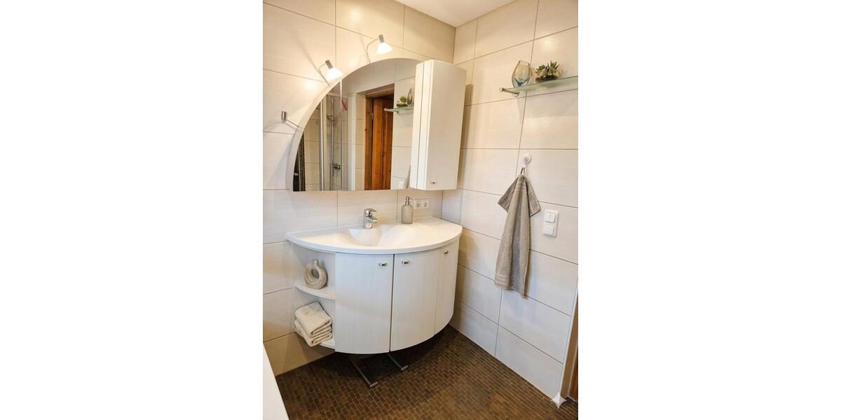 Einfamilienhaus Niederaula - 7 Zimmer, 150 m&sup2;, 480.000&euro; | Angebot:26897871
