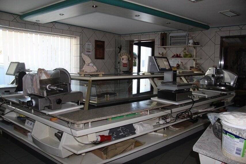 Mehrfamilienhaus, Wohnhaus Lauterbach (Hessen) Wallenrod - 4 Zimmer, 150 m&sup2;, 79.900&euro; | Angebot:25673822