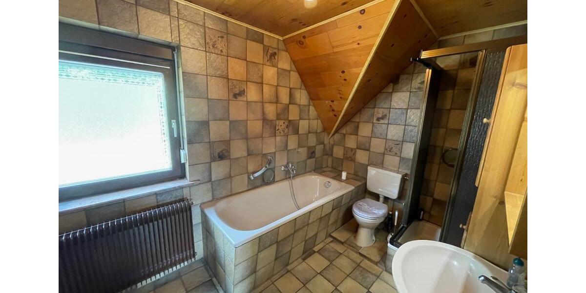 Einfamilienhaus Sinntal - 12 Zimmer, 213 m&sup2;, 248.000&euro; | Angebot:22648653