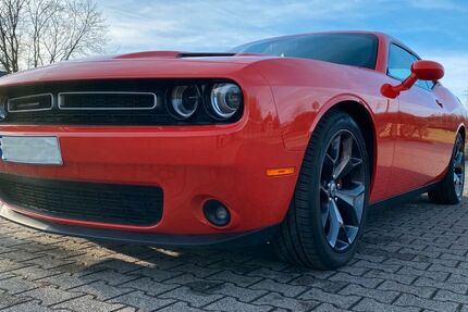 Dodge Challenger 102.000 km 23.500 &euro; Lauterbach 36341