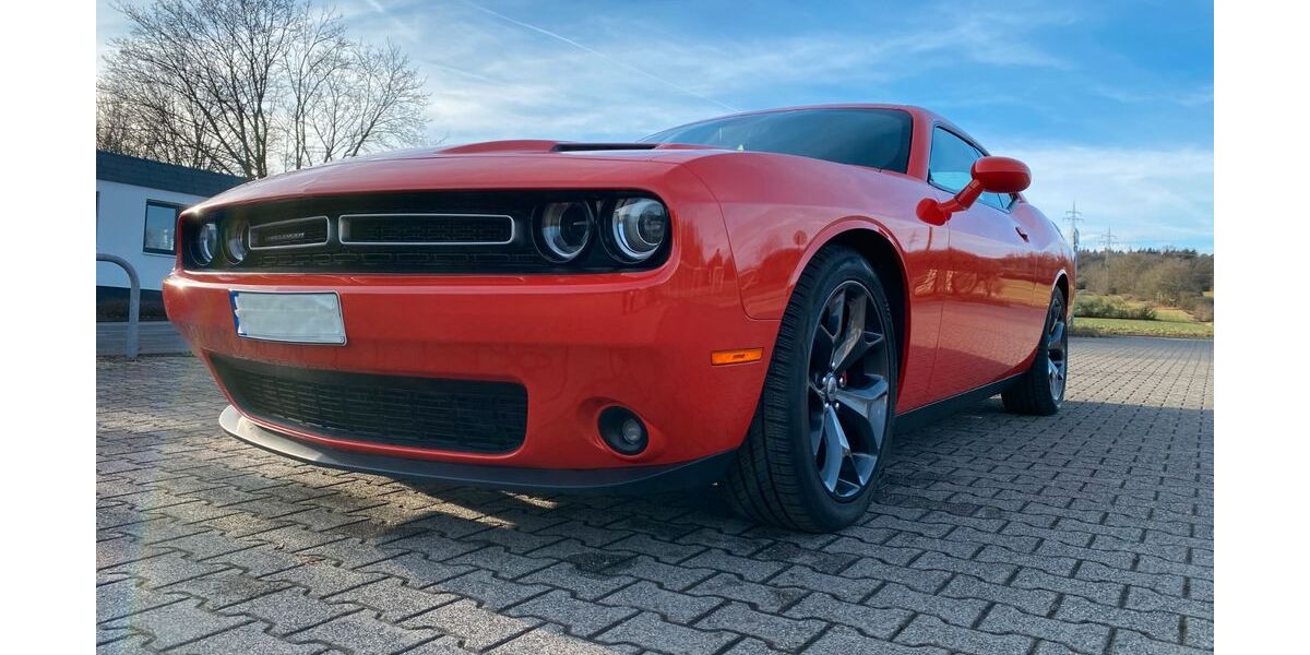 Dodge Challenger 102.000 km 24.000 &euro; Lauterbach 36341