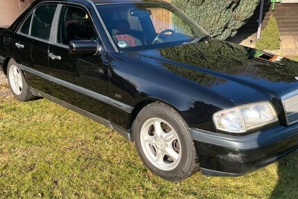 Mercedes-Benz C 180 331.000 km 1.990 &euro; Eichenzell 36124