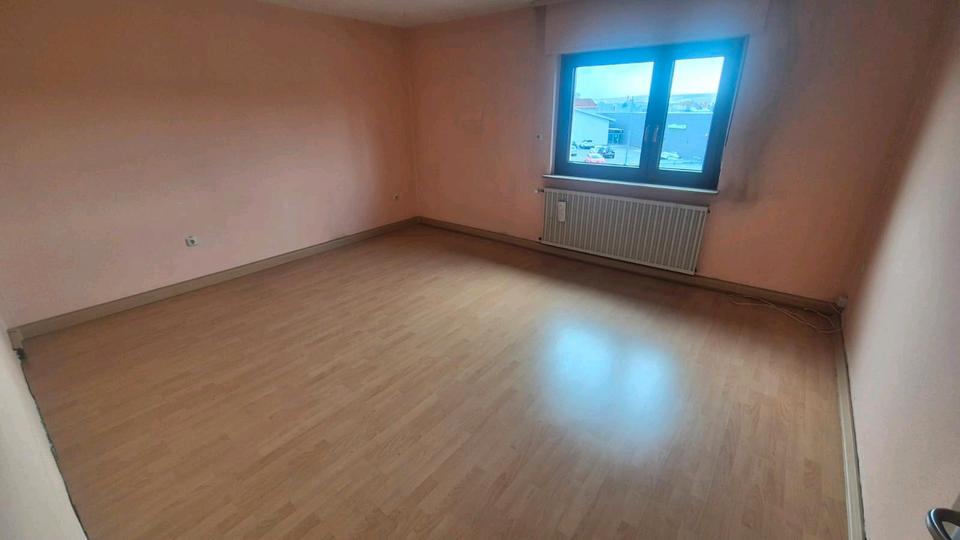 Etagenwohnung Petersberg - 3 Zimmer, 92 m&sup2;, 900&euro; | Angebot:26374977