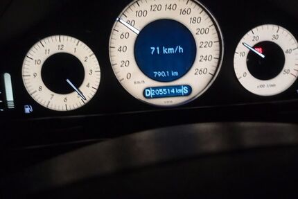Mercedes-Benz 220 220.000 km 2.200 &euro; Niederaula 36287