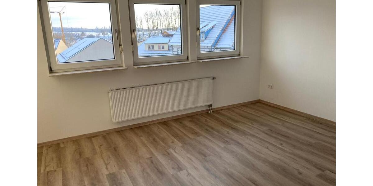 Dachgeschoßwohnung Grebenhain - 3.5 Zimmer, 94 m&sup2;, 650&euro; | Angebot:26048546