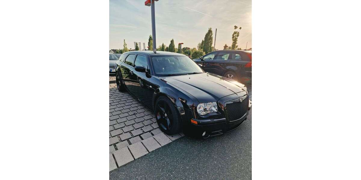 Chrysler 300C 233.000 km 2.899 &euro; Fulda 36043