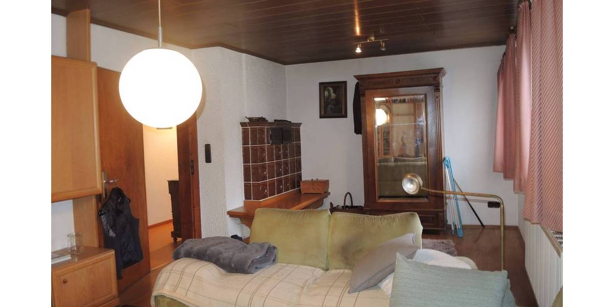 Einfamilienhaus Riedenberg - 8 Zimmer, 185 m&sup2;, 175.000&euro; | Angebot:25837168