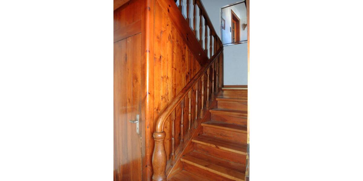 Einfamilienhaus Riedenberg - 8 Zimmer, 185 m&sup2;, 175.000&euro; | Angebot:25837168