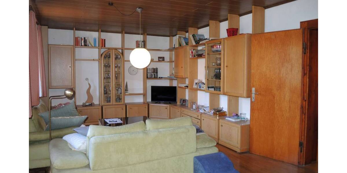 Einfamilienhaus Riedenberg - 8 Zimmer, 185 m&sup2;, 175.000&euro; | Angebot:25837168