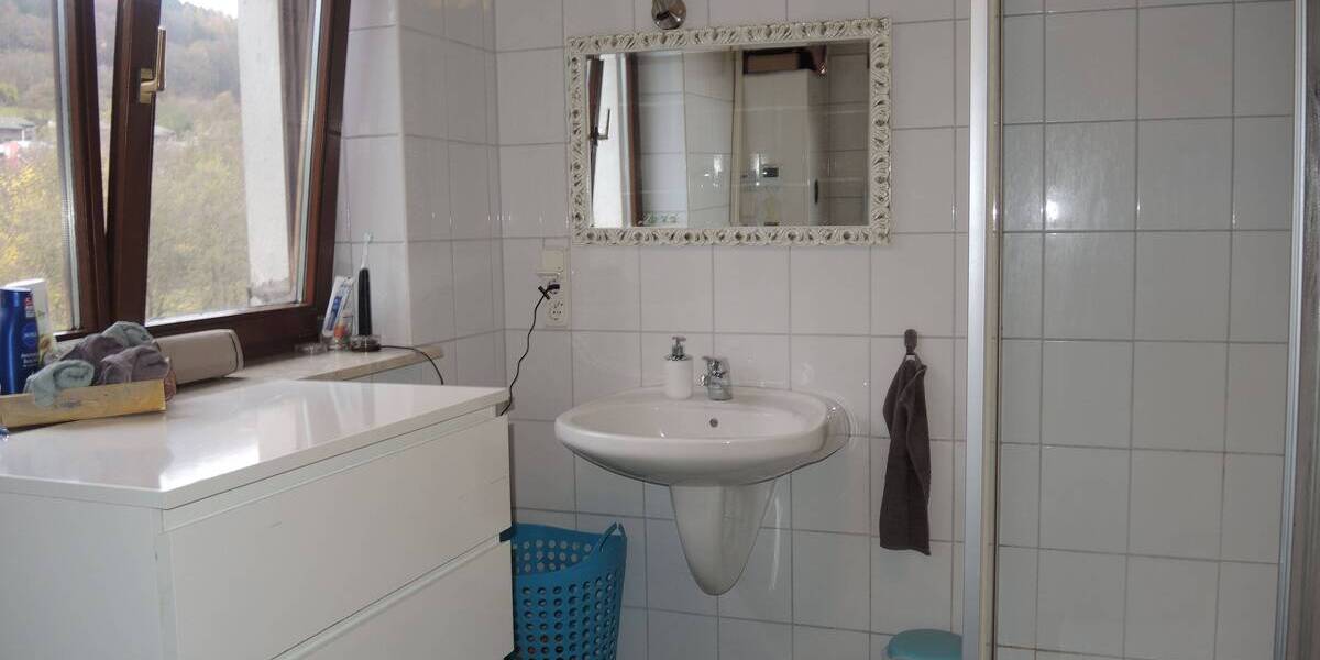 Einfamilienhaus Riedenberg - 8 Zimmer, 185 m&sup2;, 175.000&euro; | Angebot:25837168