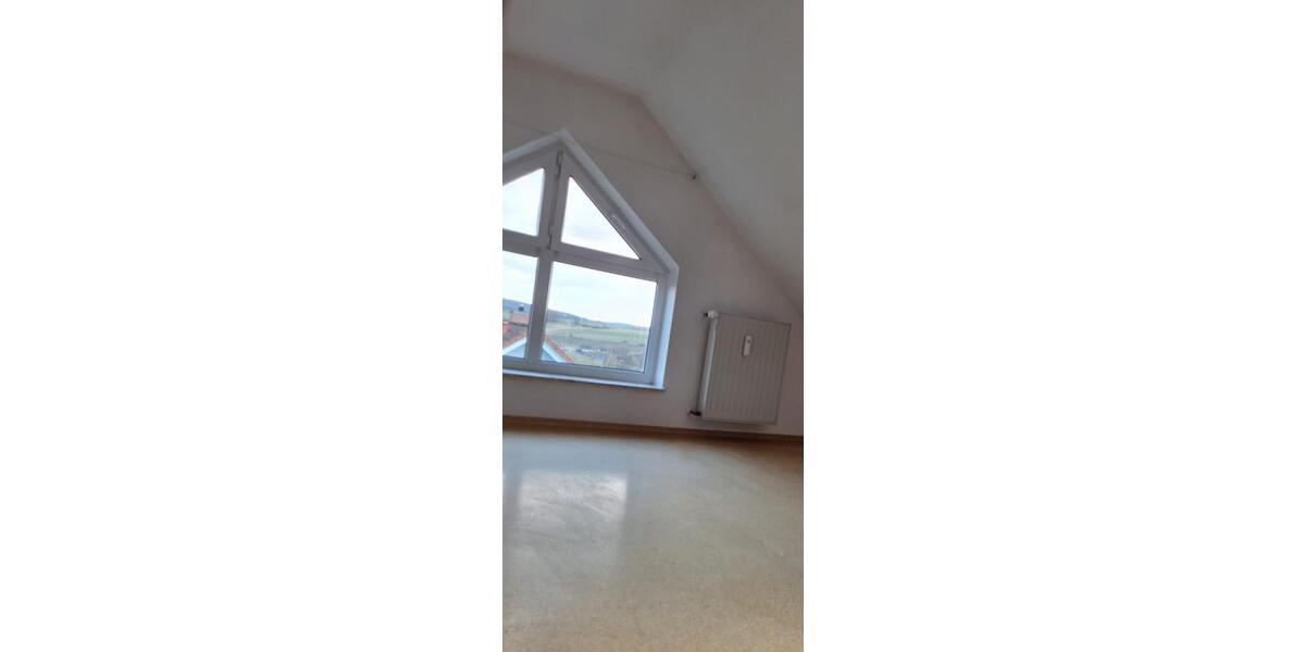Dachgeschoßwohnung Hünfeld - 4 Zimmer, 107 m&sup2;, 900&euro; | Angebot:25918760
