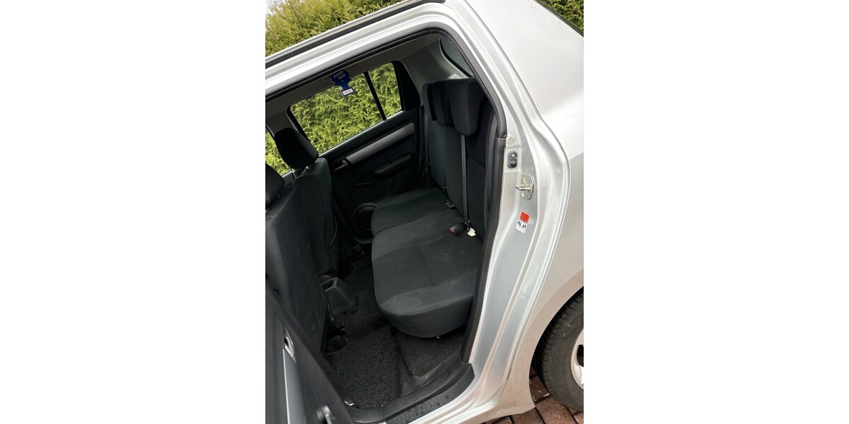 Suzuki Swift 217.000 km 2.699 &euro; Petersberg 36100