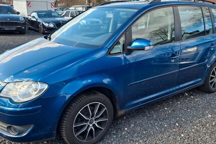 VW Touran 208.000 km 3.999 &euro; Eichenzell 36124