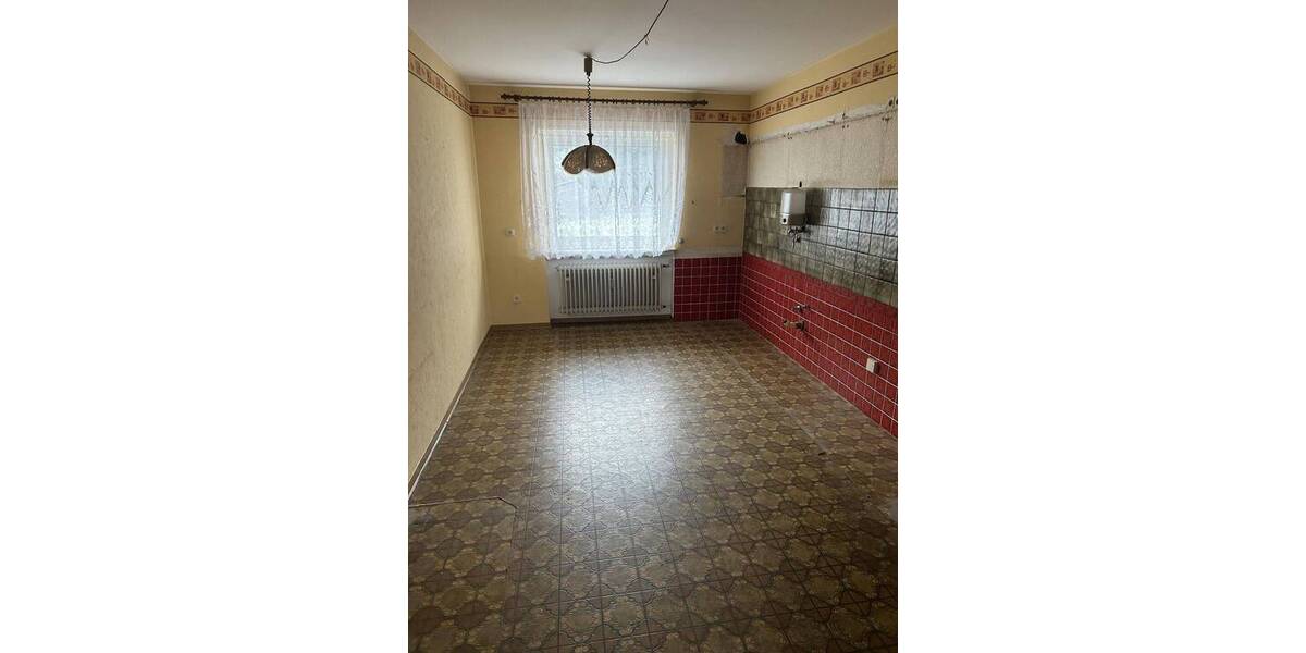 Einfamilienhaus Bad Salzschlirf - 7 Zimmer, 201 m&sup2;, 263.000&euro; | Angebot:25664848
