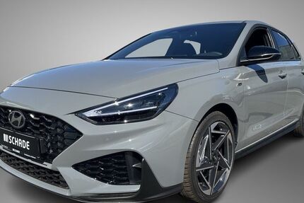 Hyundai i30 2.500 km 25.390 &euro; Petersberg 36100