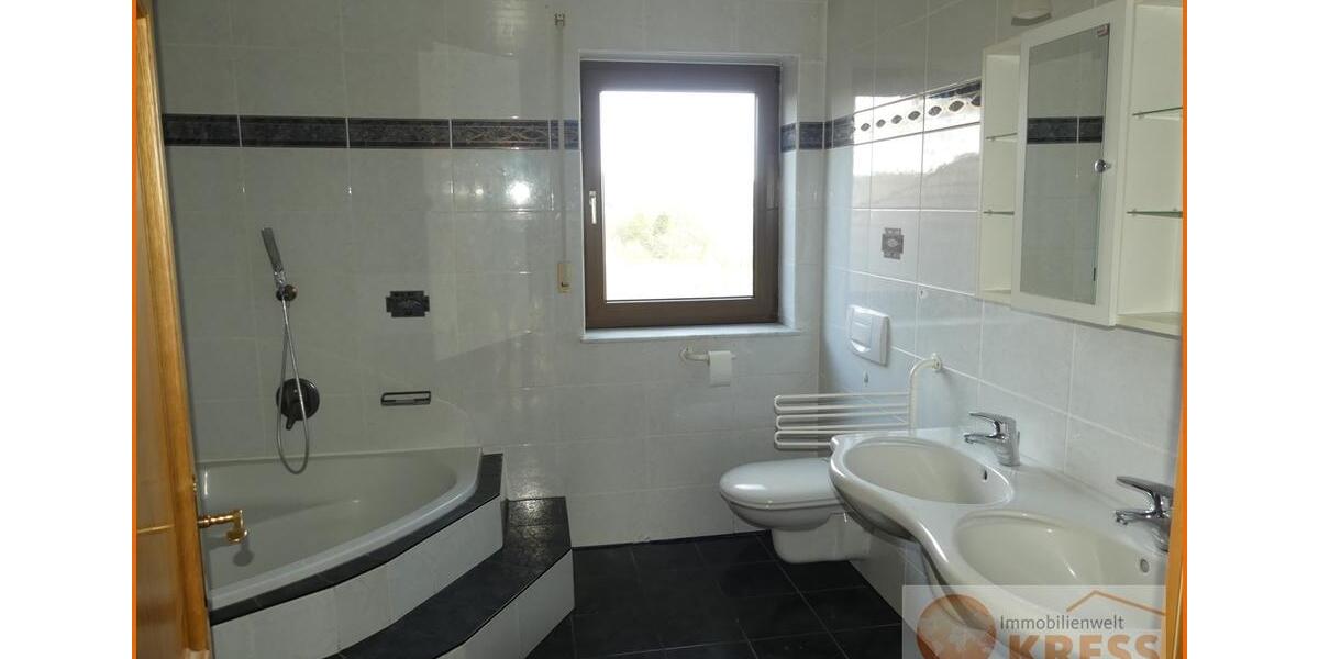 Etagenwohnung Flieden - 4 Zimmer, 136 m&sup2;, 650&euro; | Angebot:25306618