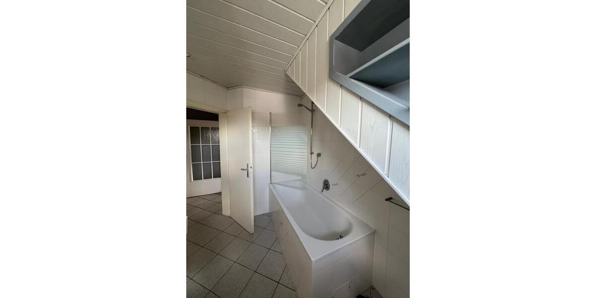 Dachgeschoßwohnung Sinntal - 3 Zimmer, 80 m&sup2;, 575&euro; | Angebot:26044453