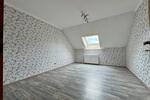 Dachgeschoßwohnung Hosenfeld - 3.5 Zimmer, 100 m&sup2;, 850&euro; | Angebot:26101308