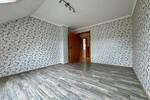 Dachgeschoßwohnung Hosenfeld - 3.5 Zimmer, 100 m&sup2;, 850&euro; | Angebot:26101308
