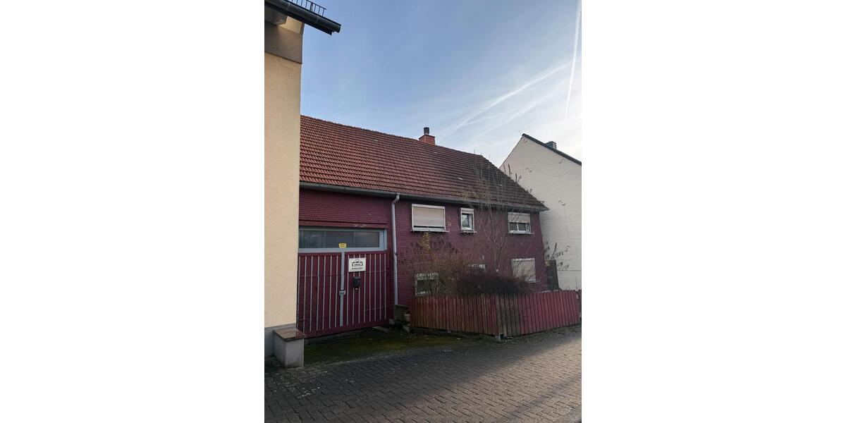 Einfamilienhaus Herbstein - 5 Zimmer, 100 m&sup2;, 85.000&euro; | Angebot:26295232
