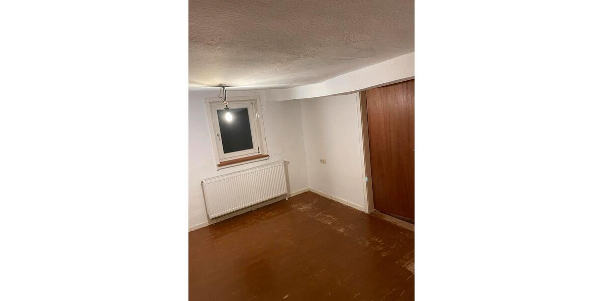 Einfamilienhaus Niederaula - 2 Zimmer, 150 m&sup2;, 69.000&euro; | Angebot:26321971