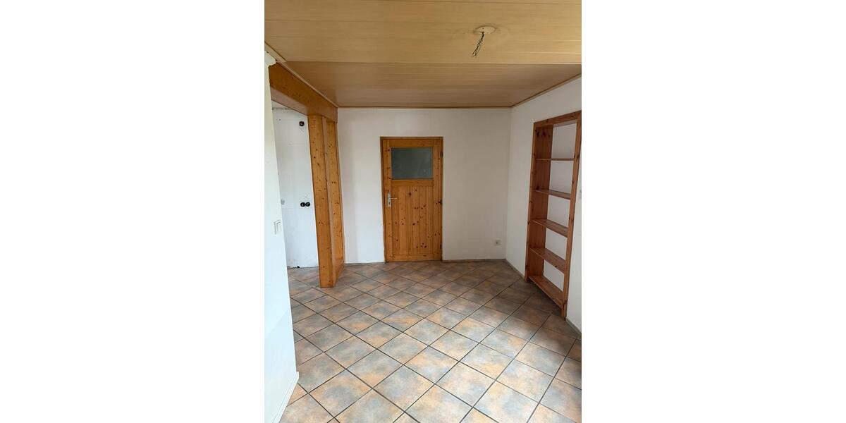 Reihenhaus Niederaula - 2 Zimmer, 132 m&sup2;, 148.000&euro; | Angebot:25650233