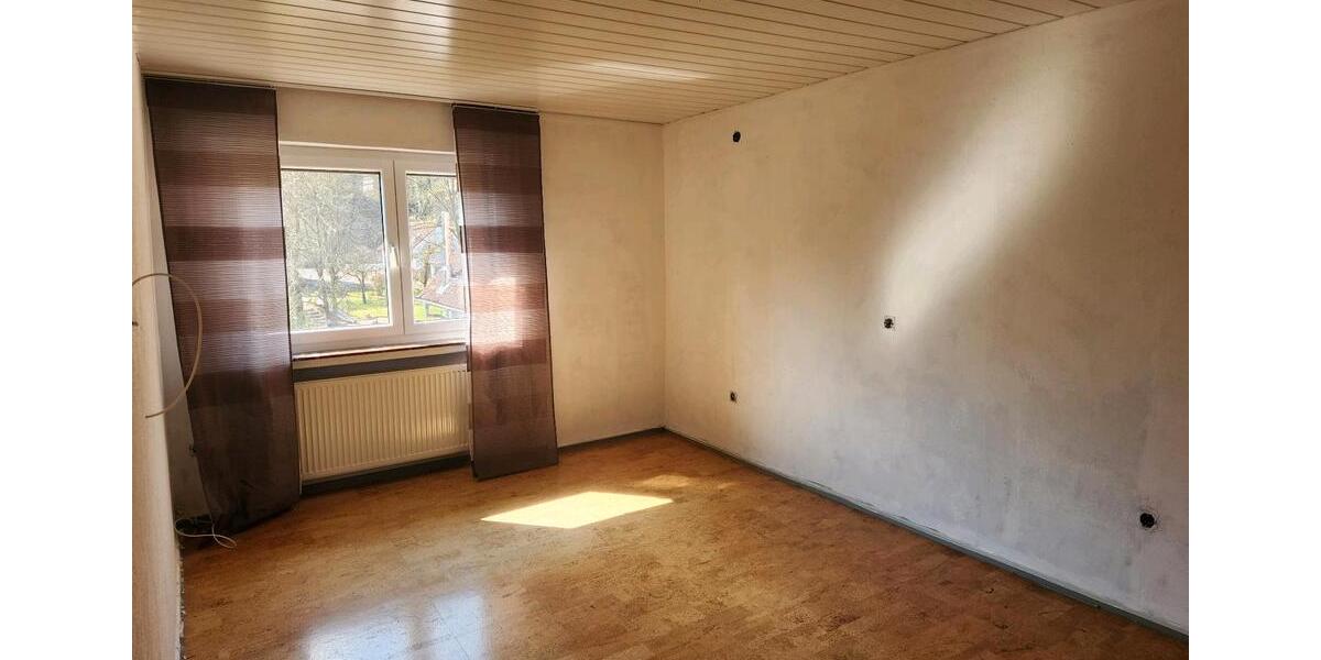 Einfamilienhaus Eiterfeld - 7 Zimmer, 140 m&sup2;, 215.000&euro; | Angebot:26725441
