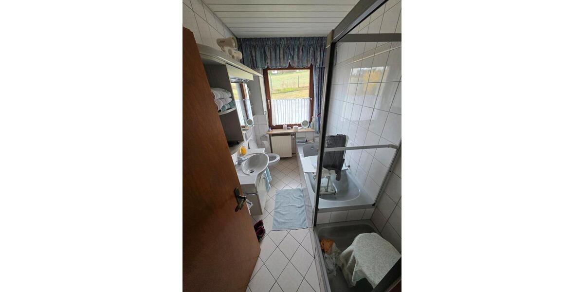 Mehrfamilienhaus, Wohnhaus Großenlüder - 13 Zimmer, 250 m&sup2;, 450.000&euro; | Angebot:26176843