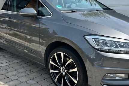 VW Touran 259.000 km 10.490 &euro; Kalbach 36148