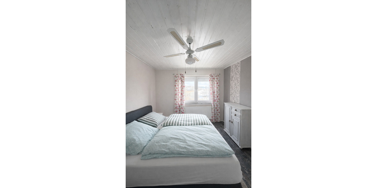 Einfamilienhaus Eiterfeld Arzell - 8 Zimmer, 220 m&sup2;, 339.000&euro; | Angebot:25726366