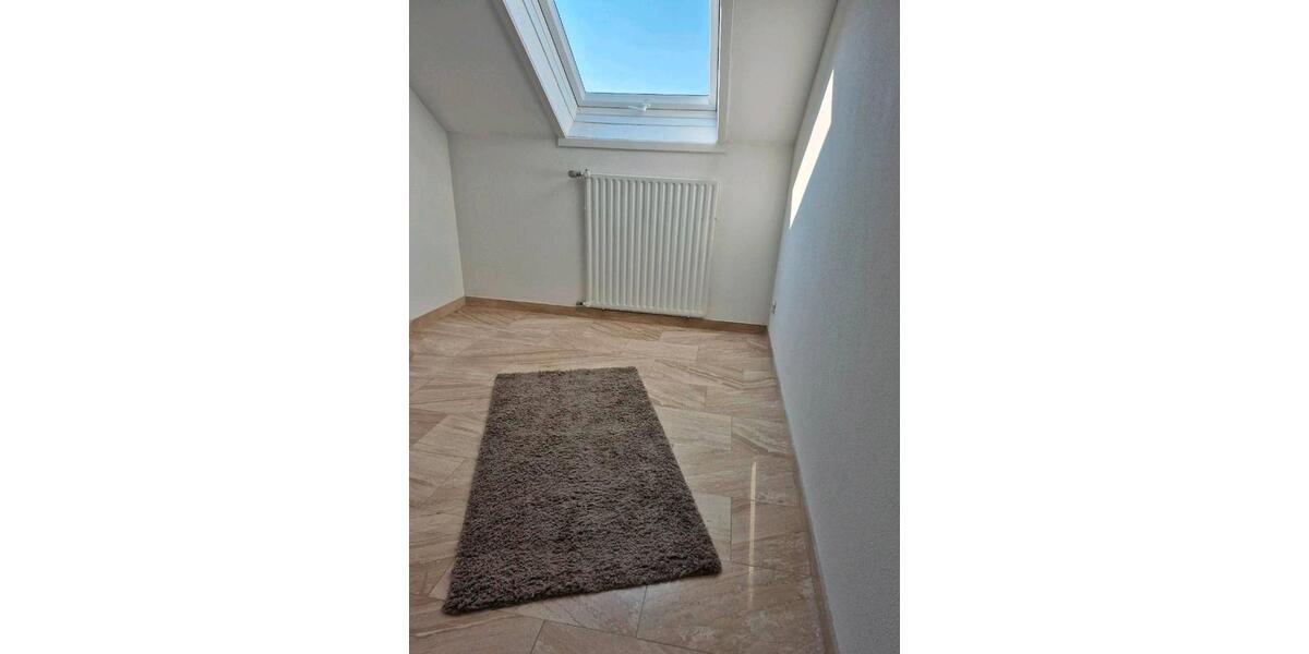 Dachgeschoßwohnung Rasdorf - 3 Zimmer, 83 m&sup2;, 530&euro; | Angebot:25944236