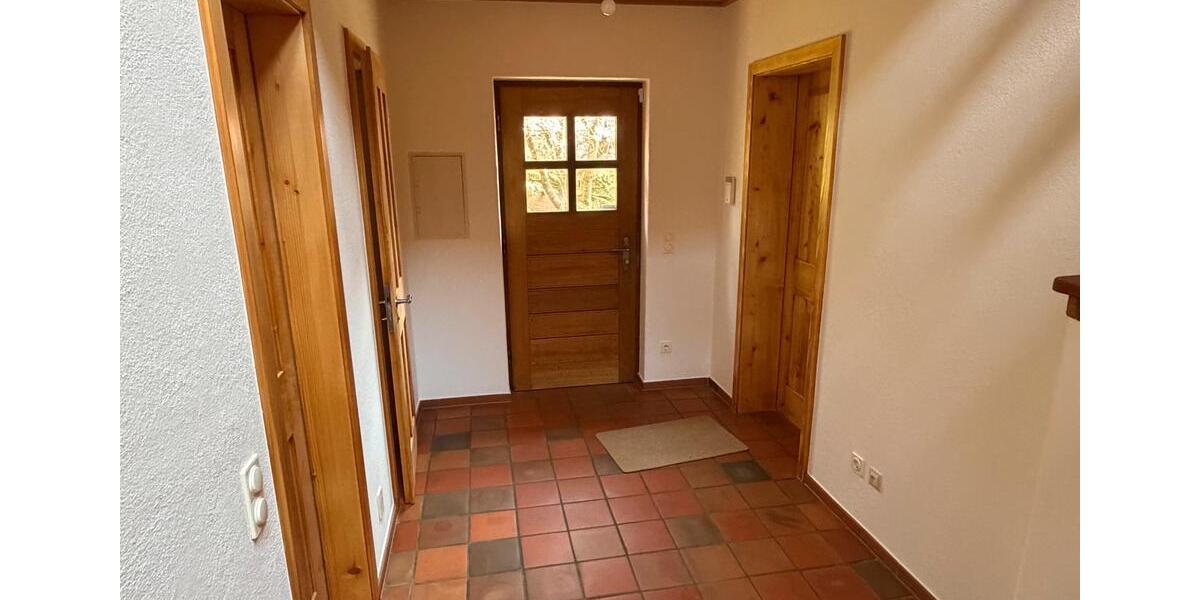 Einfamilienhaus Schlüchtern - 3 Zimmer, 150 m&sup2;, 1.600&euro; | Angebot:25964514