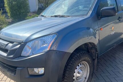 Isuzu D-Max 183.000 km 8.790 &euro; Fulda 36043