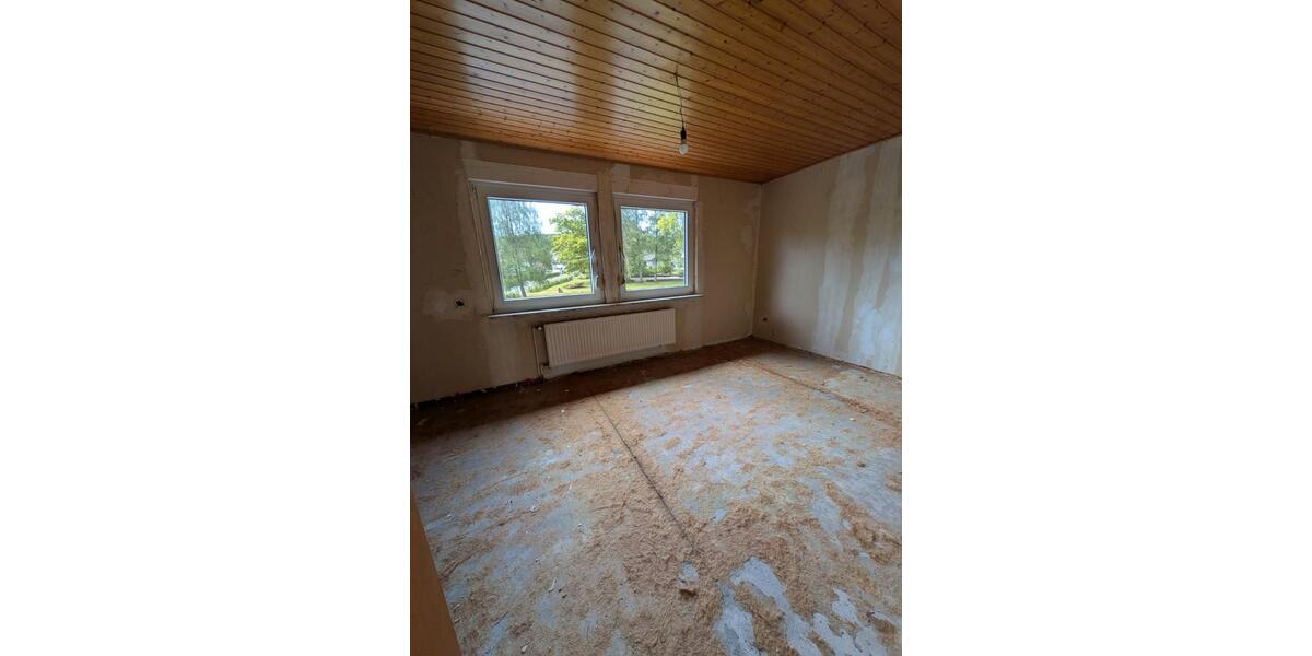 Einfamilienhaus Grebenhain - 8 Zimmer, 155 m&sup2;, 169.000&euro; | Angebot:26646083
