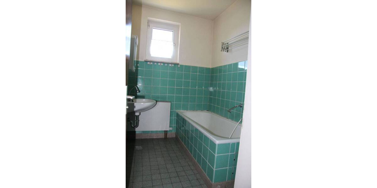Mehrfamilienhaus, Wohnhaus Herbstein Altenschlirf - 7 Zimmer, 153 m&sup2;, 185.000&euro; | Angebot:26751885