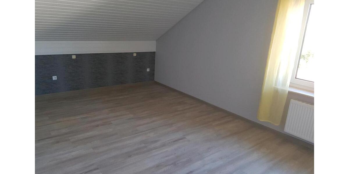 Dachgeschoßwohnung Künzell - 2 Zimmer, 98 m&sup2;, 900&euro; | Angebot:25403298