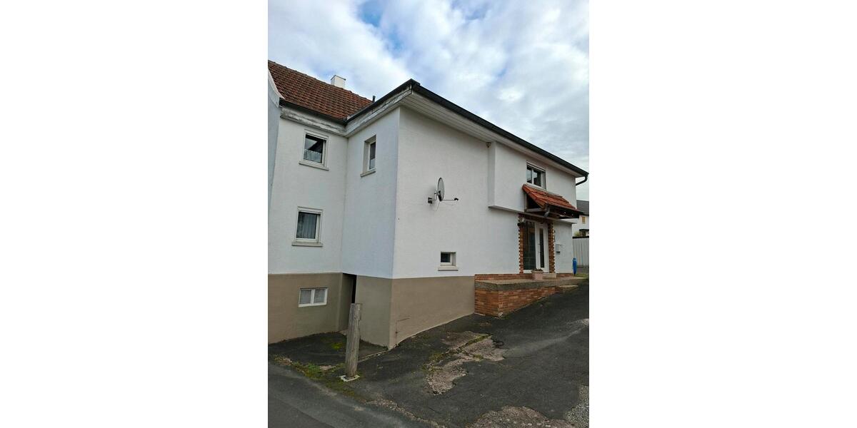 Einfamilienhaus Bad Salzschlirf - 8 Zimmer, 240 m&sup2;, 135.000&euro; | Angebot:23580955