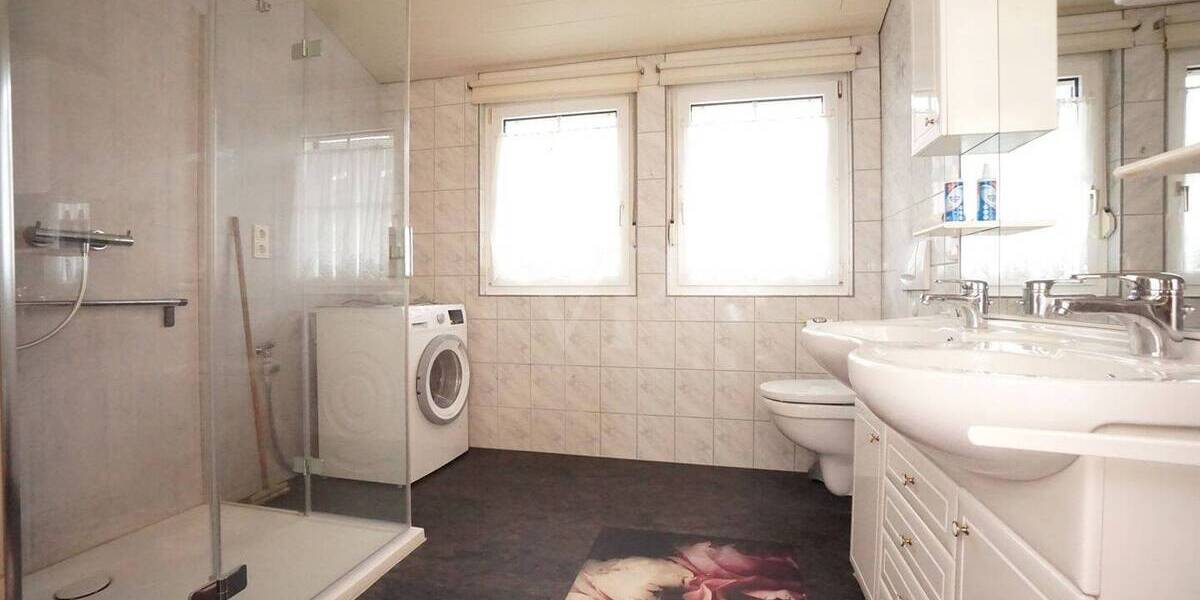 Mehrfamilienhaus, Wohnhaus Petersberg - 6 Zimmer, 180 m&sup2;, 490.000&euro; | Angebot:25731697