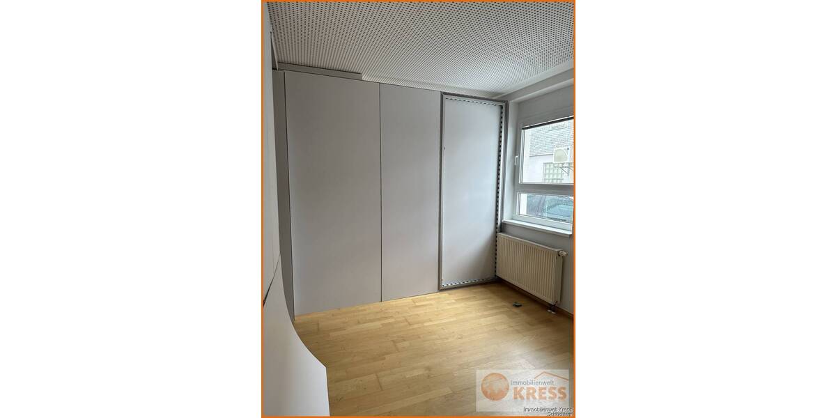 Gewerbeobjekt Schlüchtern - 3 Zimmer, 1.200&euro; | Angebot:26018078