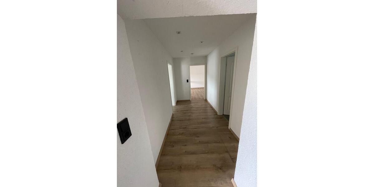 Einfamilienhaus Sinntal - 12 Zimmer, 213 m&sup2;, 248.000&euro; | Angebot:22648653