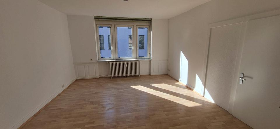 Etagenwohnung Schlüchtern - 5 Zimmer, 140 m&sup2;, 1.000&euro; | Angebot:25903912