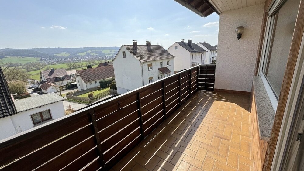 Niederaula, 4 ZKB, DG,110m² + Balkon+Garten - Dachgeschoßwohnung Niederaula Mengshausen | Angebot:23815966