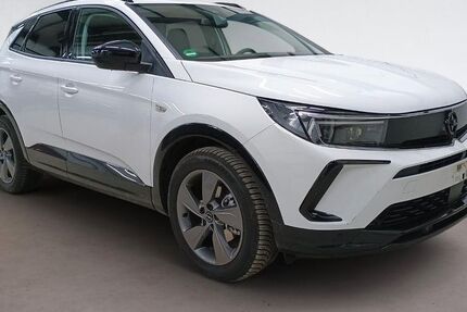 Opel Grandland (X) 2.700 km 24.900 &euro; Großenlüder-Müs 36137
