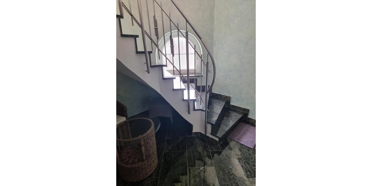 Mehrfamilienhaus, Wohnhaus Burghaun - 13 Zimmer, 400 m&sup2;, 2.100&euro; | Angebot:26554824