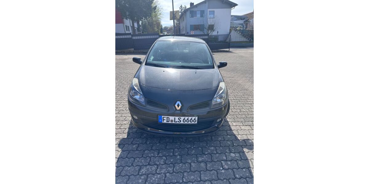 Renault Clio 126.000 km 3.980 &euro; Ebersburg 36157