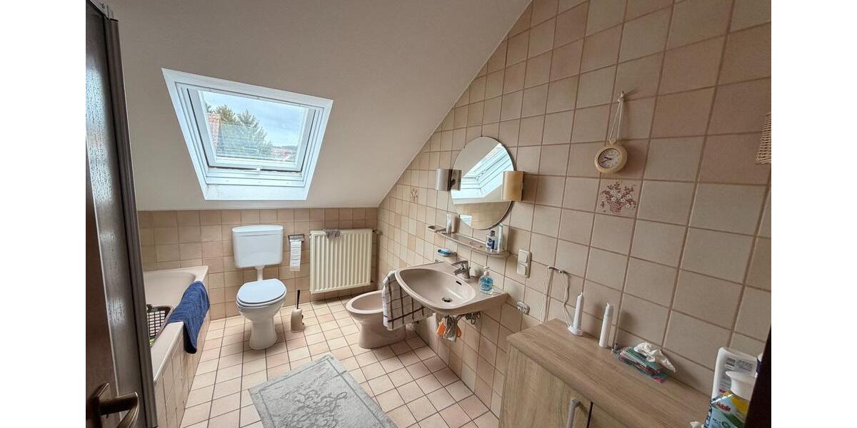 Dachgeschoßwohnung Petersberg - 3 Zimmer, 74 m&sup2;, 229.000&euro; | Angebot:25944122